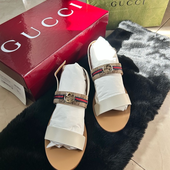 Gucci Beige Leather Slingback Sandals with Signature Web and Gold GG - Picture 4 of 6